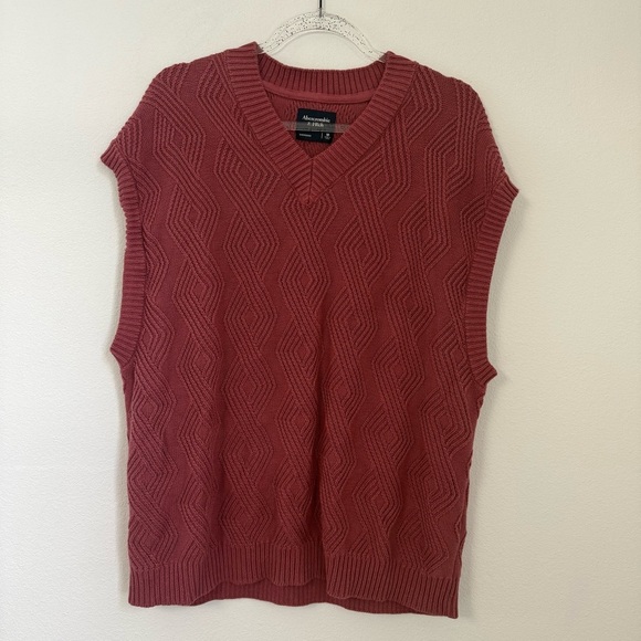 Abercrombie & Fitch Oversized Men's Red and Burgundy Vest Knit Size M - Picture 3 of 7